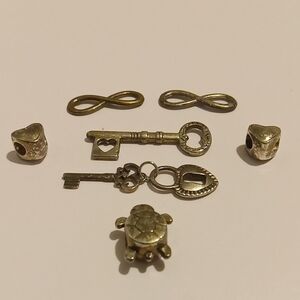Elegant Gold tone Key and Charm Set